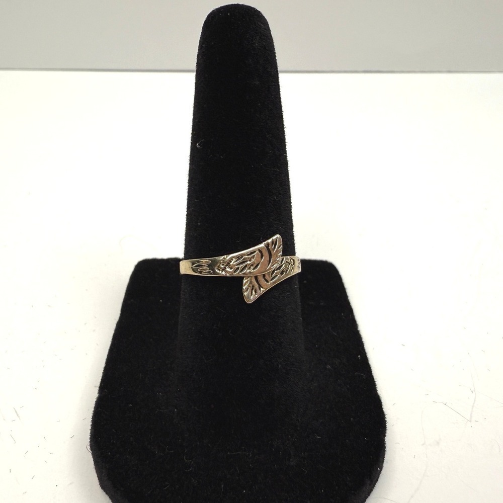 Leaf Wrap Ring Gold Tone Adjustable Band Fashion Jewelry Ring Size 6